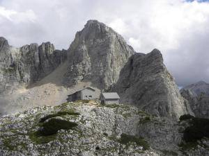 Neimenovano 19